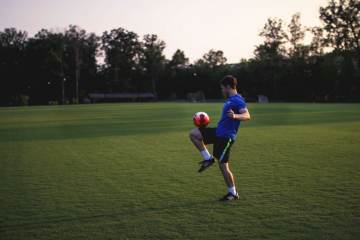 欧冠｜大巴黎2-0利物浦，总分4-0晋级4强！（配图示意）